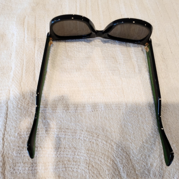 Gucci Black and Green Men's Sunglasses - Picture 9 of 10